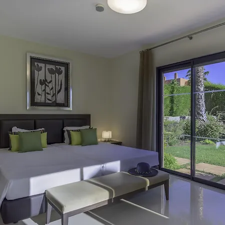 Amendoeira Golf - And 4*